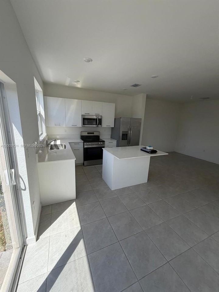 12148 Nw 24th Pl #12148 - Photo 7 of 16