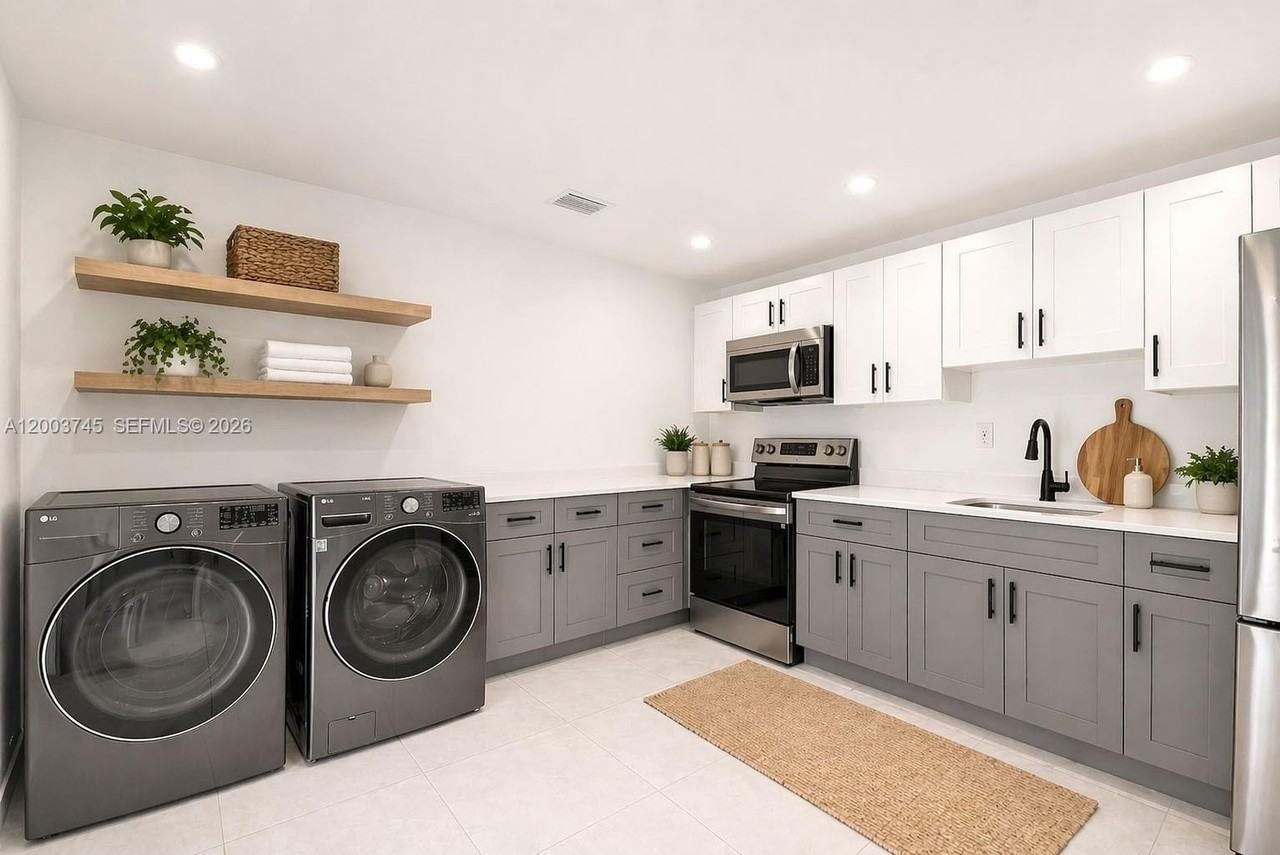 1102 Nw 103rd St #1 - Photo 3 of 21