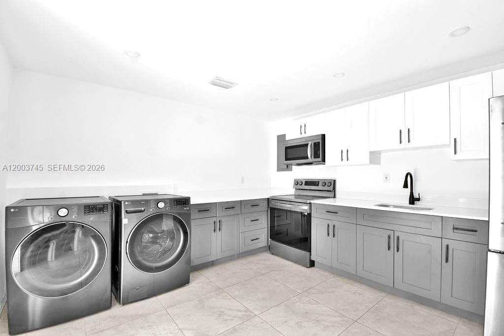 1102 Nw 103rd St #1 - Photo 4 of 21