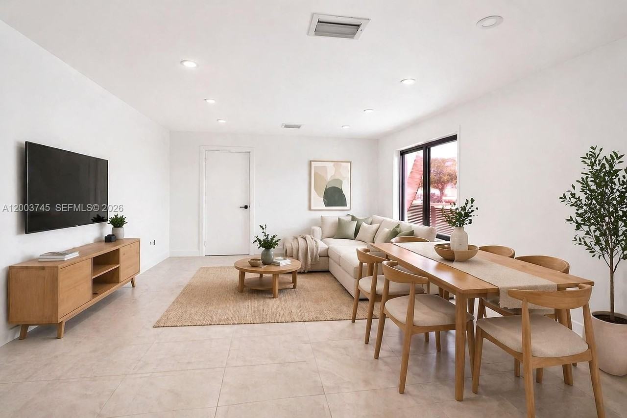 1102 Nw 103rd St #1 - Photo 7 of 21