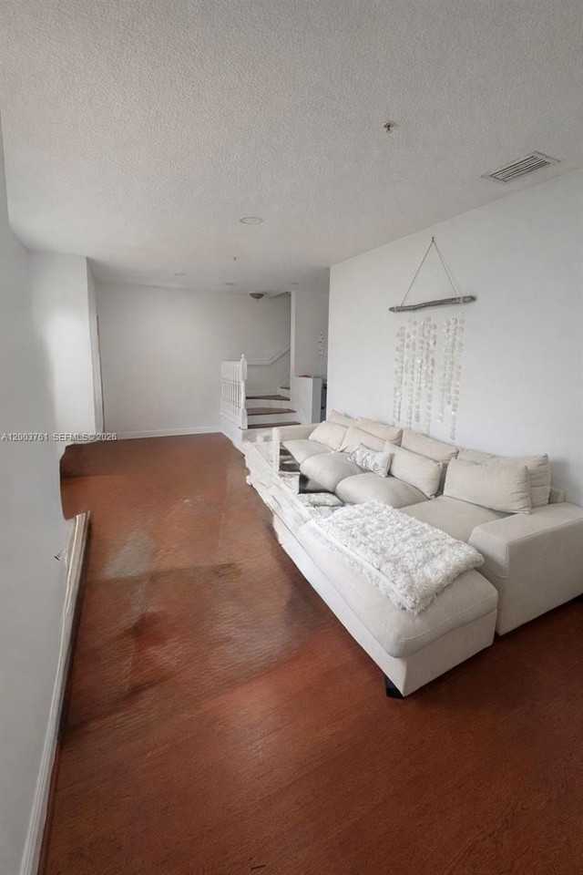 556 Nw 39th Cir - Photo 5 of 19