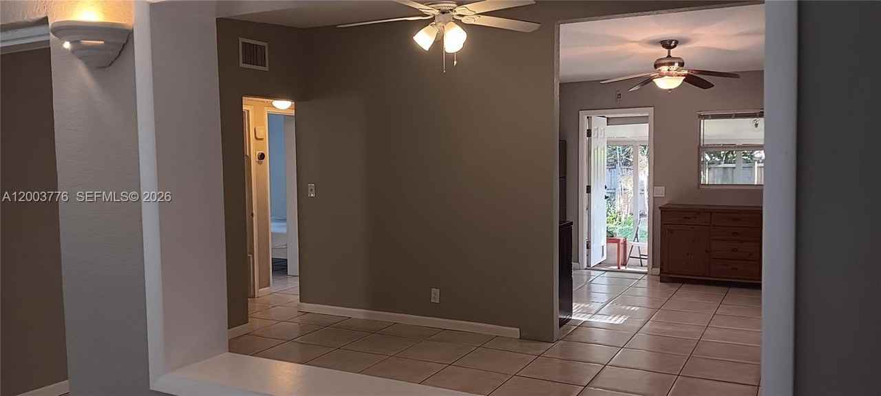 1600 Sw 14th St - Photo 4 of 23