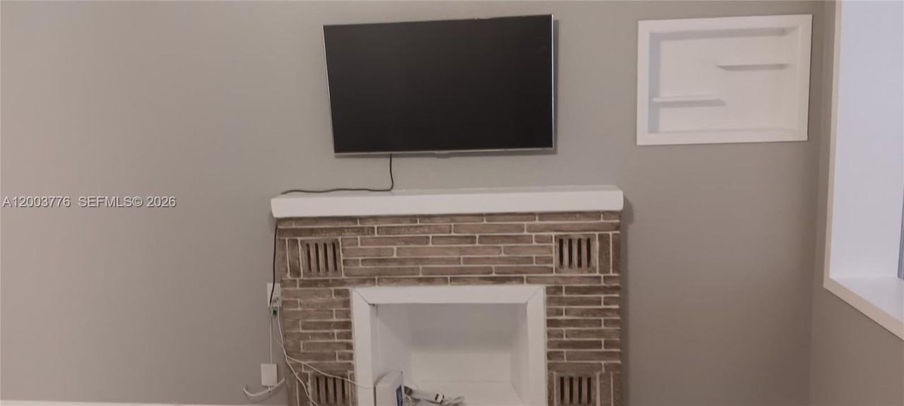 1600 Sw 14th St - Photo 5 of 23