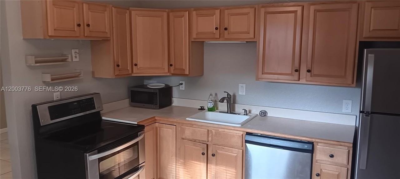 1600 Sw 14th St - Photo 6 of 23