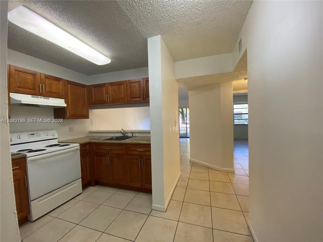 4033 Lakeside Dr #4033