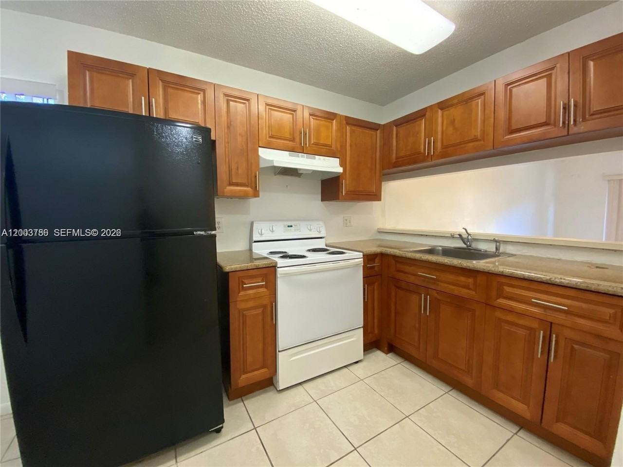 4033 Lakeside Dr #4033 - Photo 2 of 25
