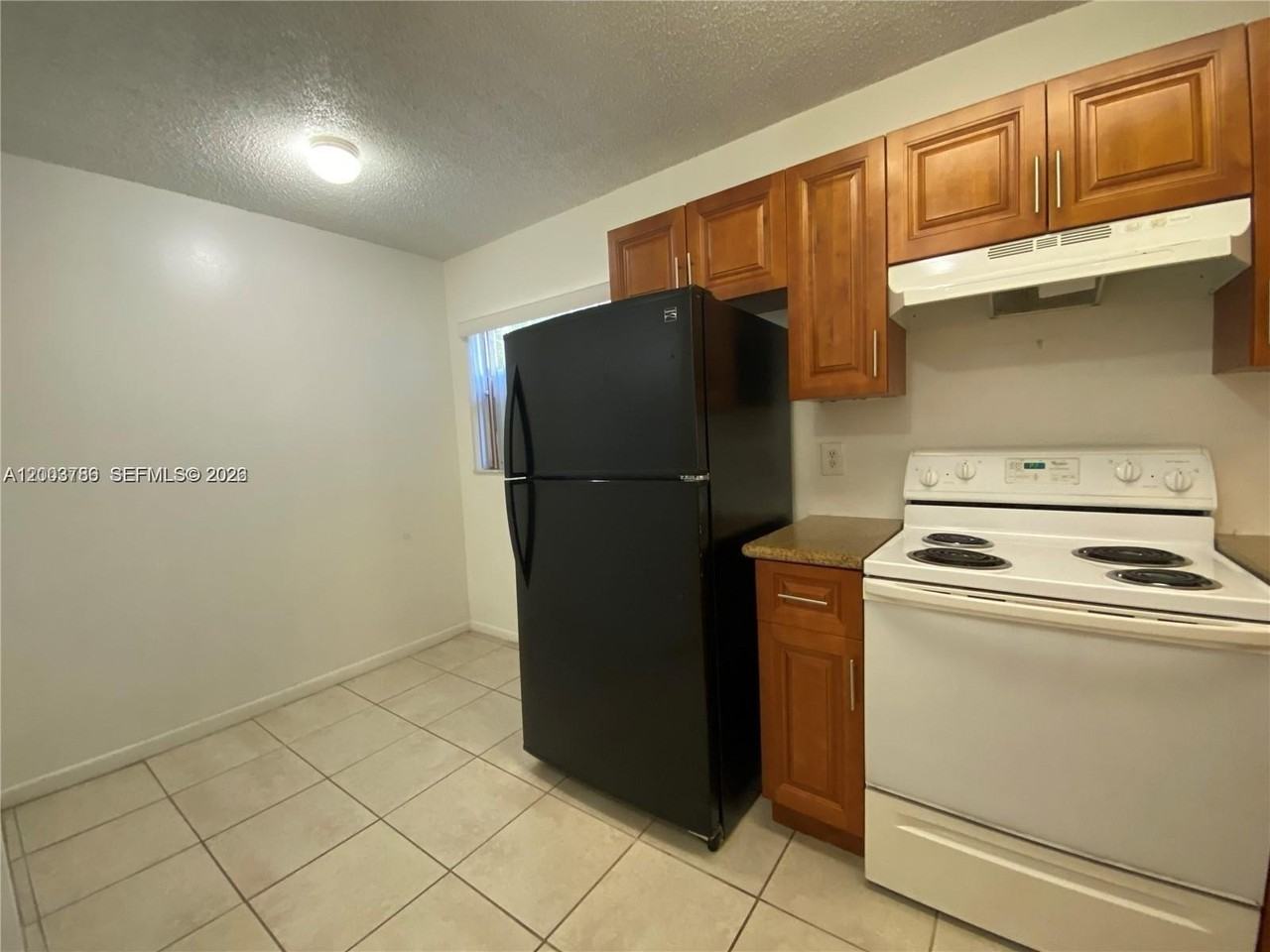 4033 Lakeside Dr #4033 - Photo 4 of 25