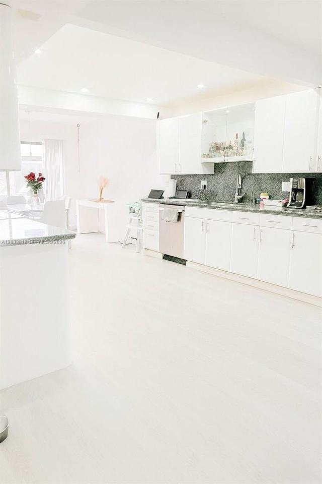 8308 N Coral Cir #NA - Photo 7 of 16