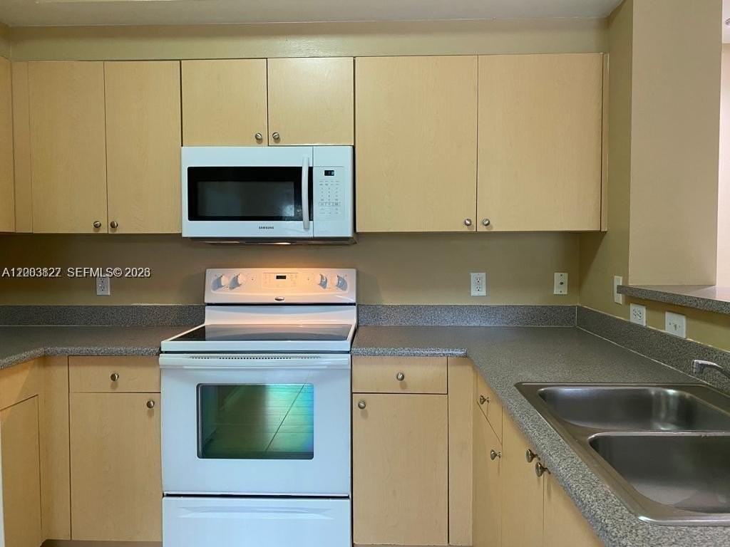 8060 N Nob Hill Rd #203 - Photo 2 of 50