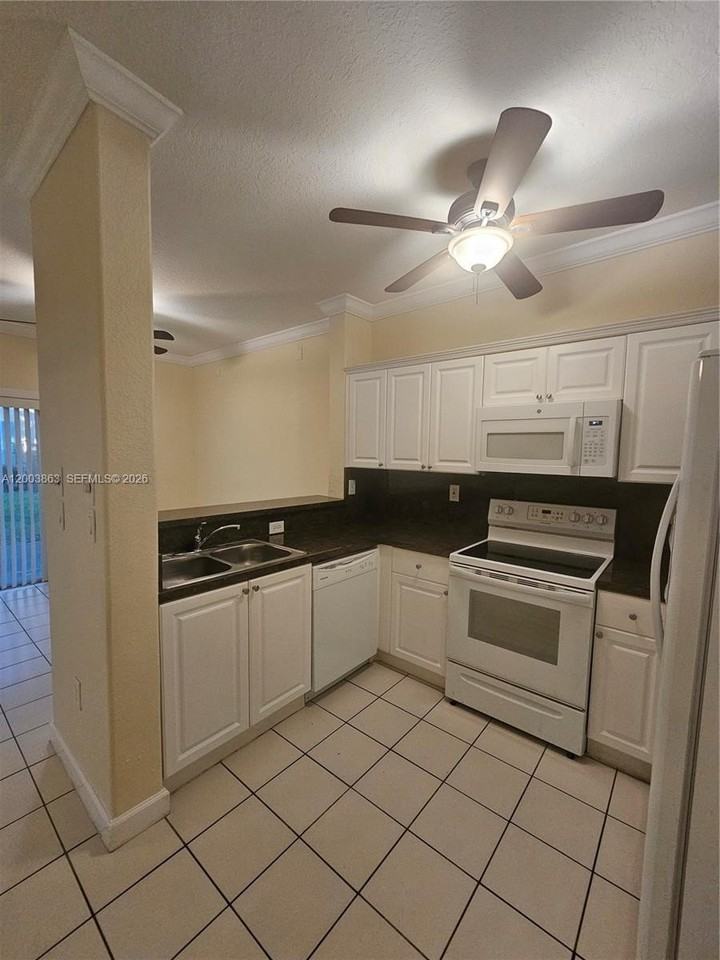 1543 Se 25th St #100 - Photo 5 of 26