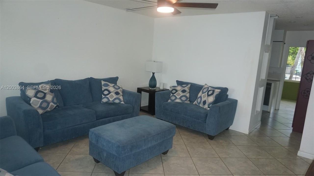 853 Ne 37th St #853 - Photo 3 of 26