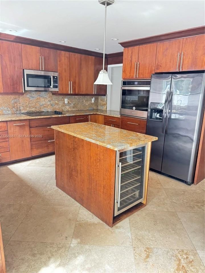 3920 Woodside Dr #2 - Photo 2 of 38