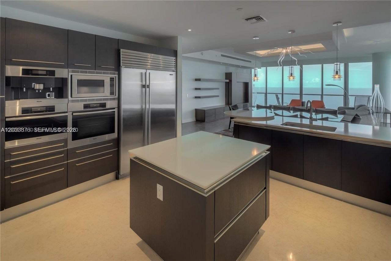 17001 Collins Ave #4301 - Photo 4 of 27