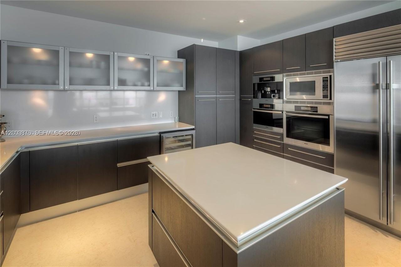 17001 Collins Ave #4301 - Photo 5 of 27