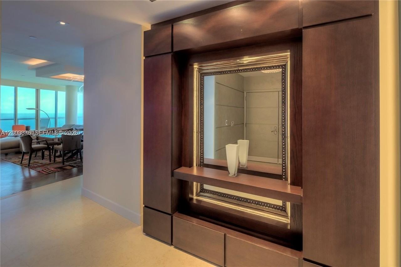 17001 Collins Ave #4301 - Photo 7 of 27