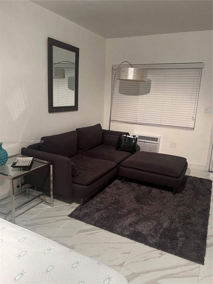 1611 West Ave #12 - Photo 5 of 14