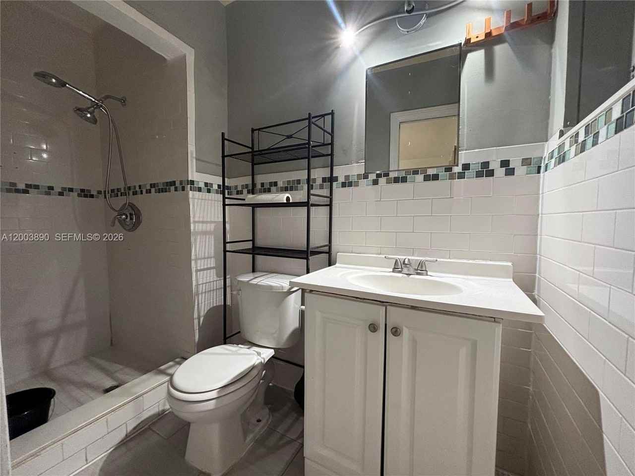 250 Se Park St #3 - Photo 5 of 5