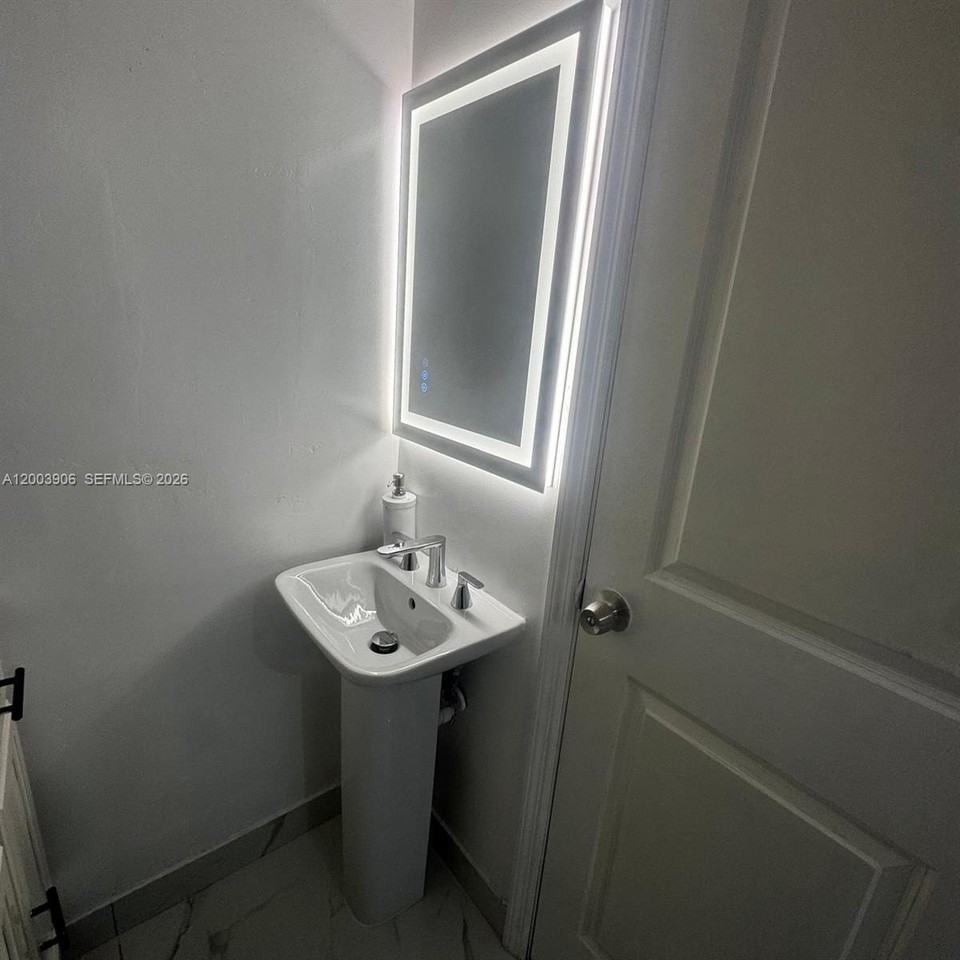 15761 Sw 42nd Ter #1 - Photo 5 of 8