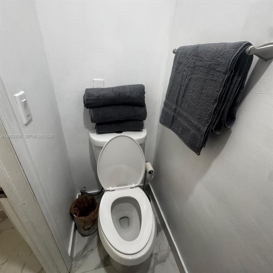 15761 Sw 42nd Ter #1 - Photo 6 of 8