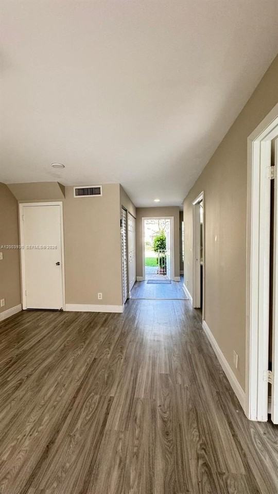 12153 Nw 36th Pl #2L - Photo 6 of 20