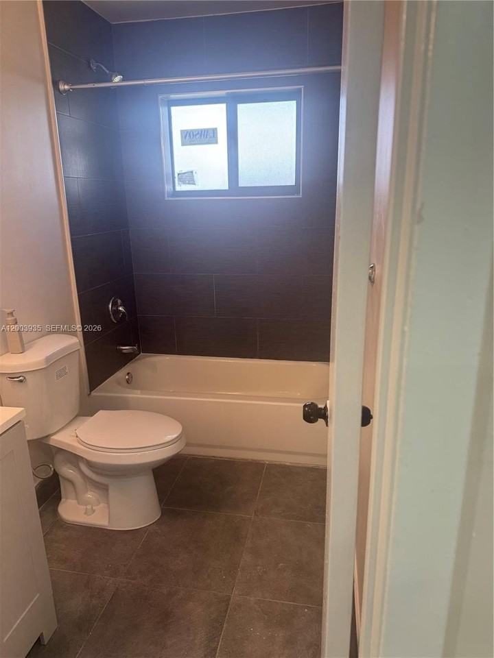 6901 Pembroke Rd #1 - Photo 4 of 14