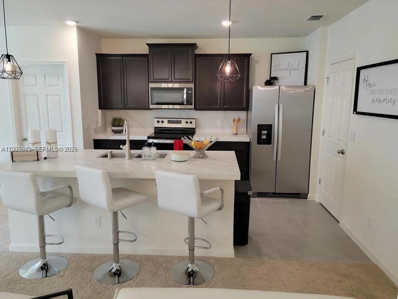 5517 Amusement Ave - Photo 4 of 12