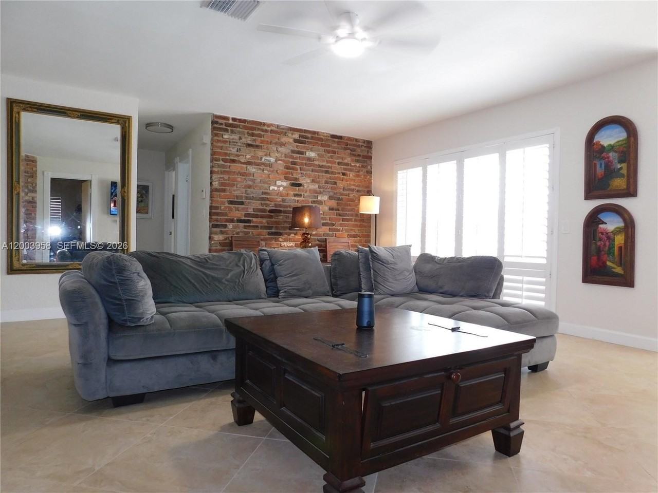 108 Ne 30th St - Photo 5 of 50