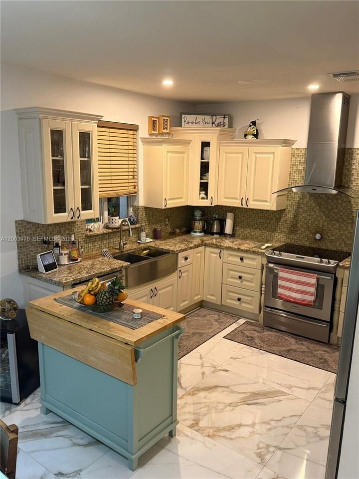 12426 Sw 125th Ter - Photo 5 of 18