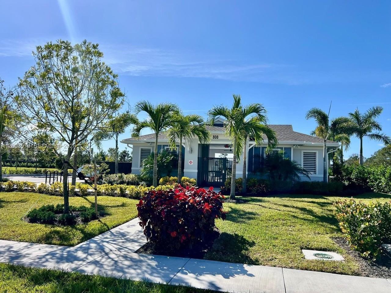 868 Se Grovebush Ln - Photo 2 of 7