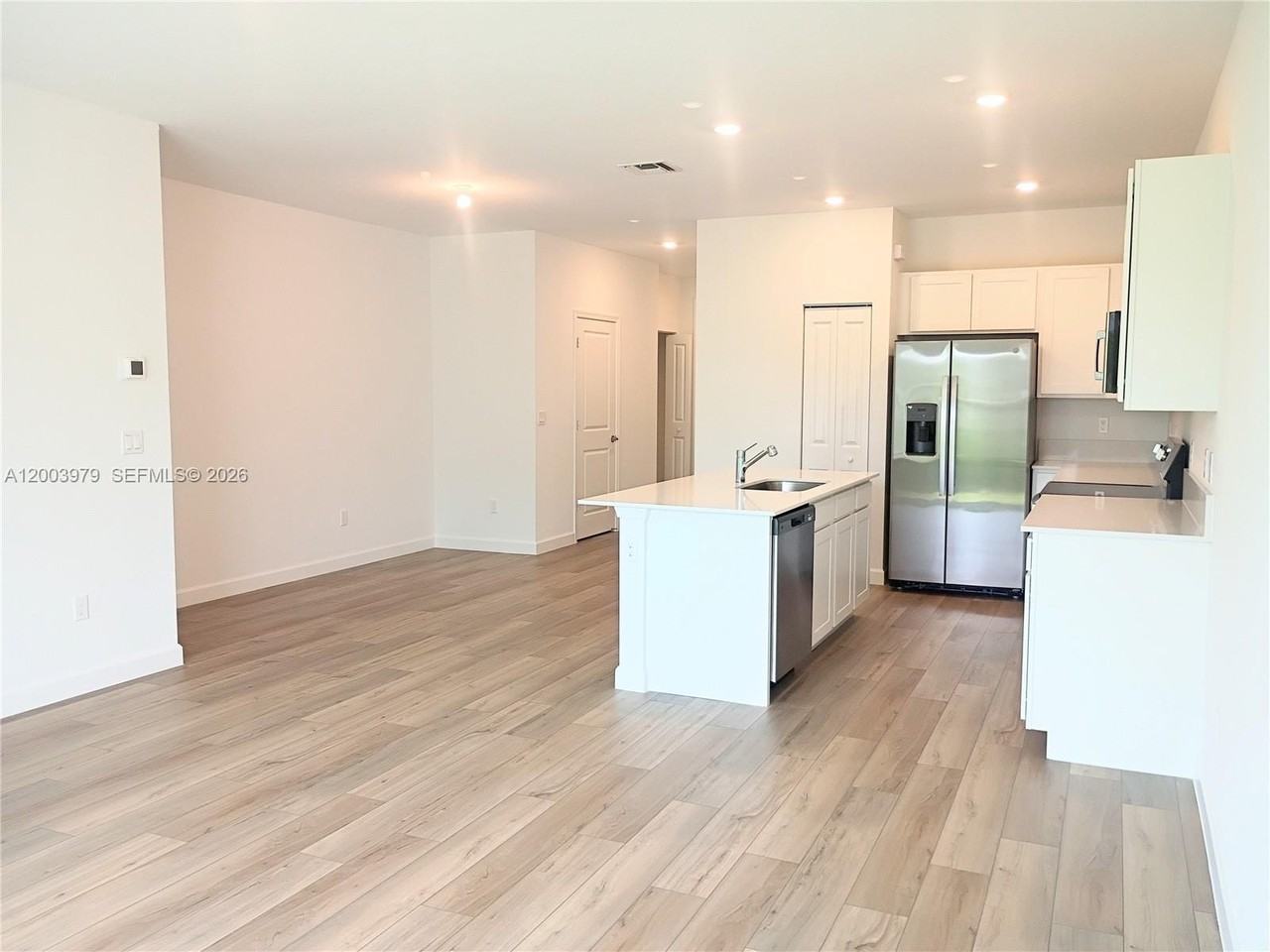 868 Se Grovebush Ln - Photo 5 of 7