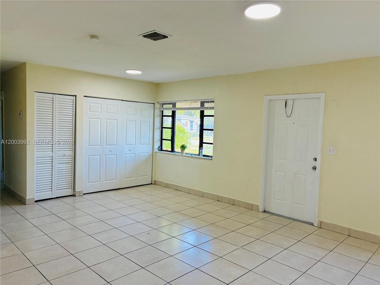 275 Nw 190th St - Photo 2 of 17