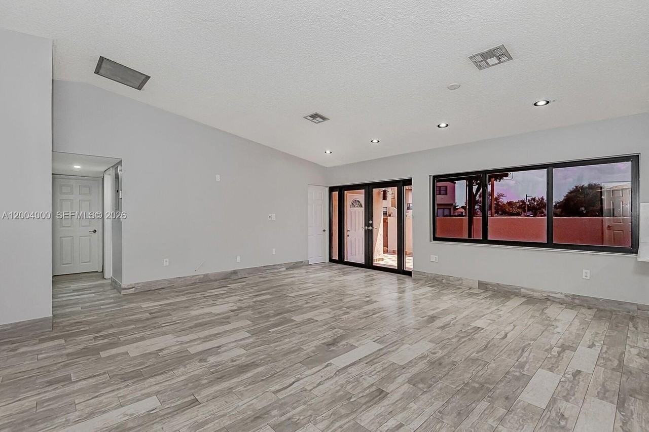 740 Nw 105th Pl #A6 - Photo 7 of 26