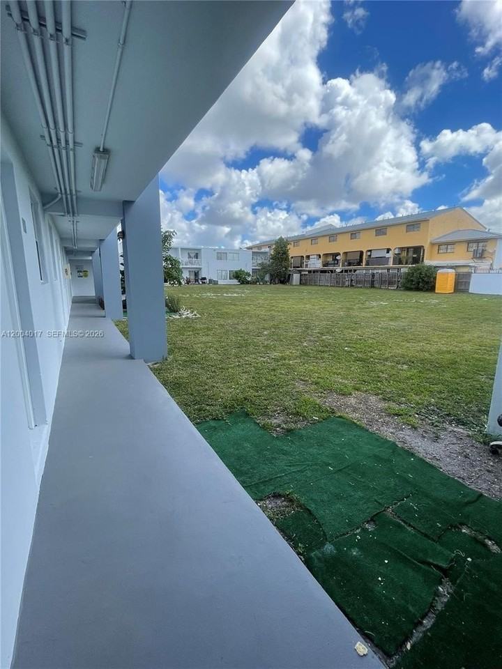 1255 W 49th Pl #E102 - Photo 2 of 12