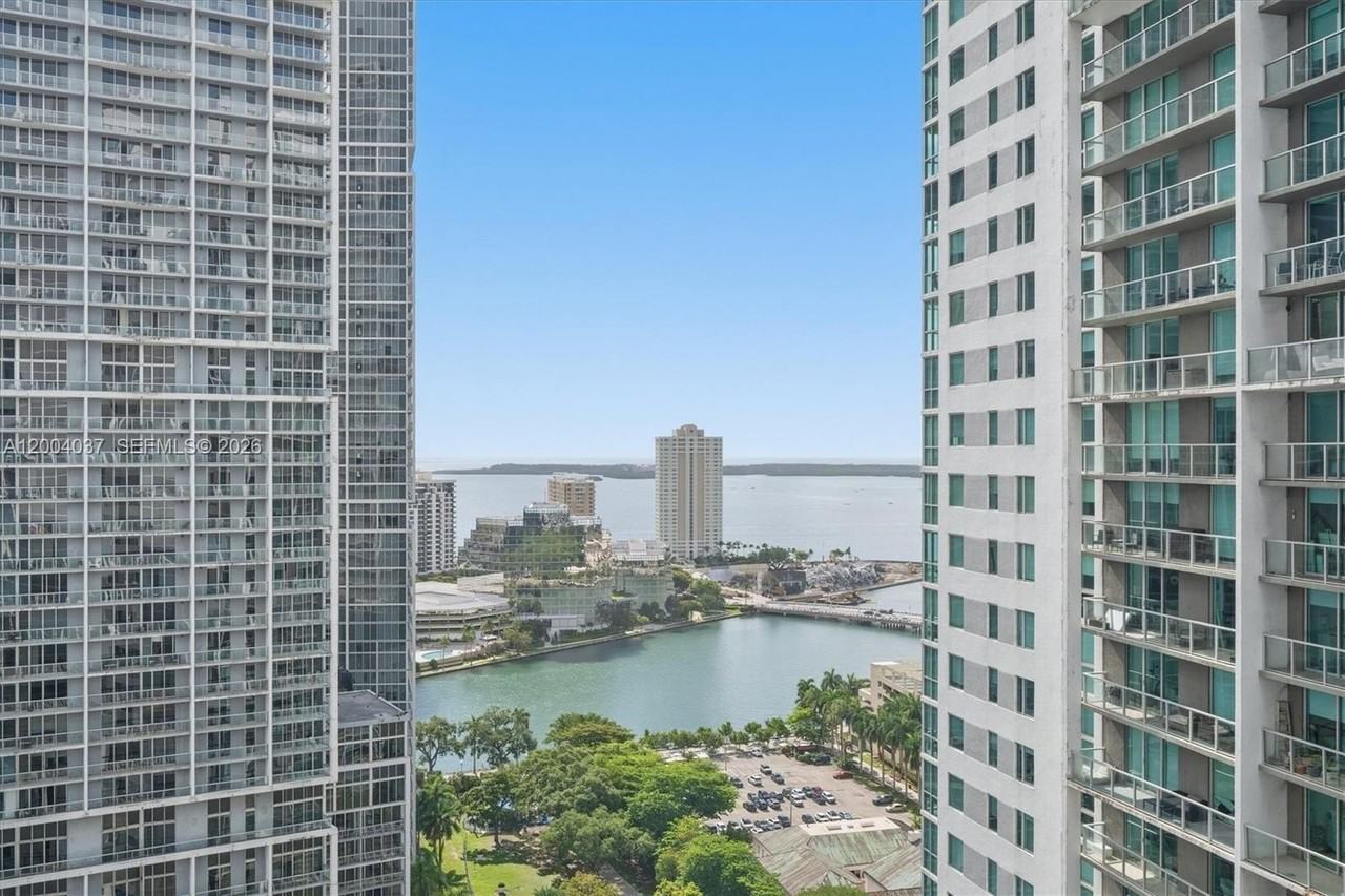 77 Se 5th St #2614