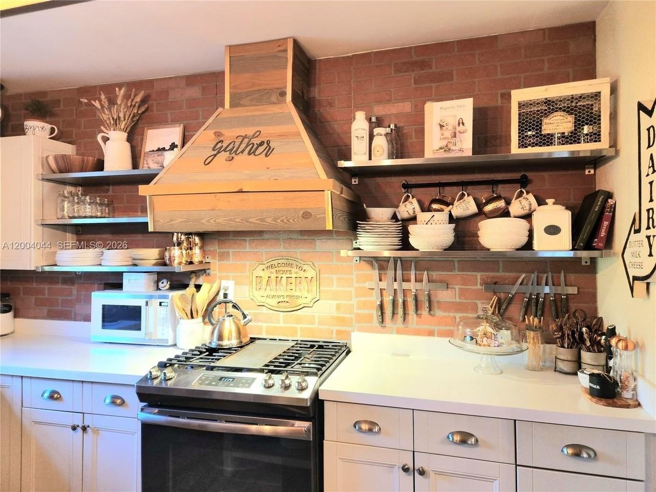 2251 Nw 87th Ter - Photo 6 of 29