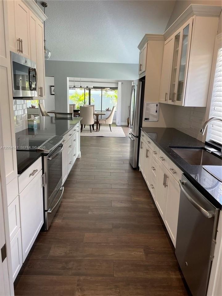 126 Ocean Pines Ter #126 - Photo 4 of 29