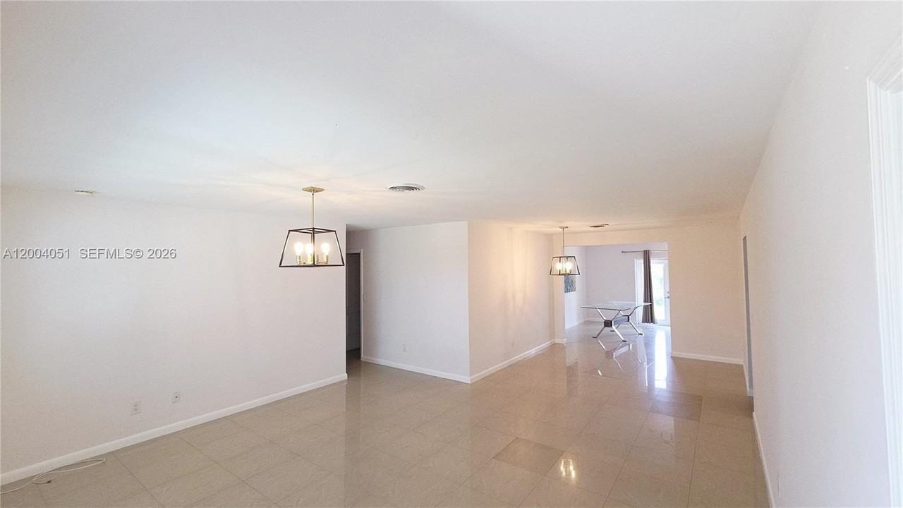 670 Ne 179th Ter - Photo 2 of 13