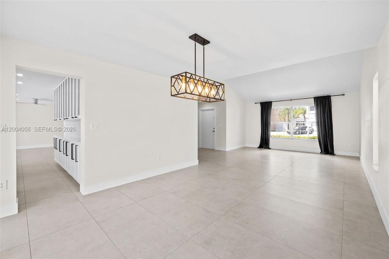 9547 Sw 146th Pl - Photo 7 of 40