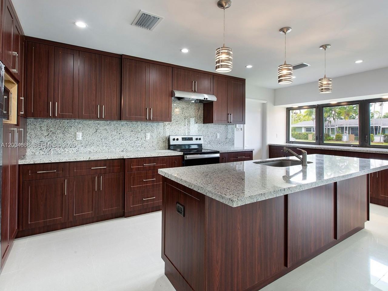 8790 Sw 85th St - Photo 6 of 20