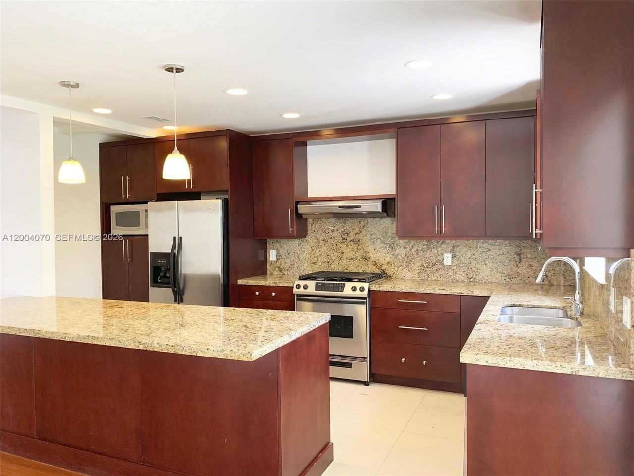 7750 Noremac Ave - Photo 5 of 24