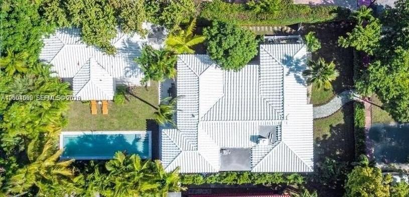 1123 Bay Dr - Photo 3 of 47