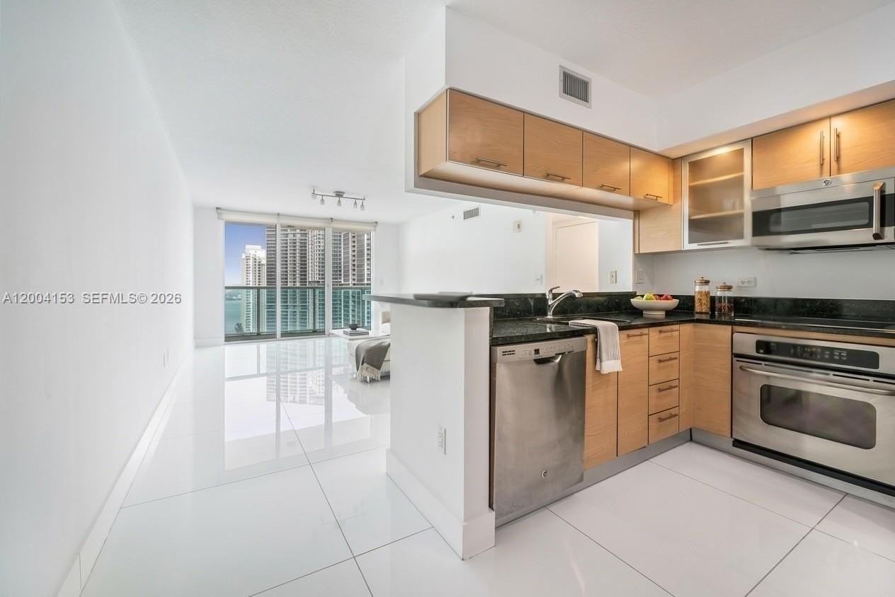 31 Se 5th St #3210