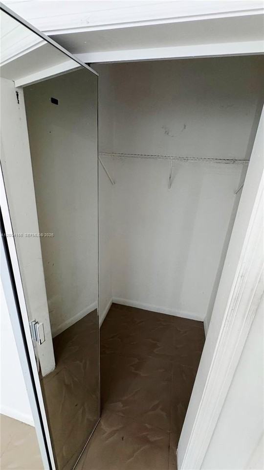 165 Ne 162nd St #B - Photo 7 of 11