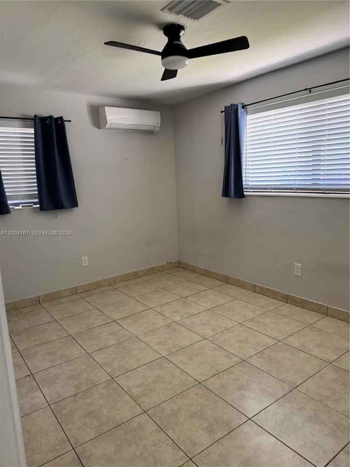 8721 Nw 11th St - Photo 3 of 14