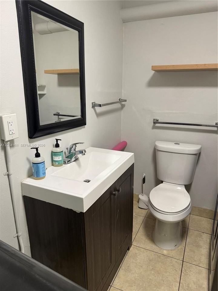 8721 Nw 11th St - Photo 7 of 14