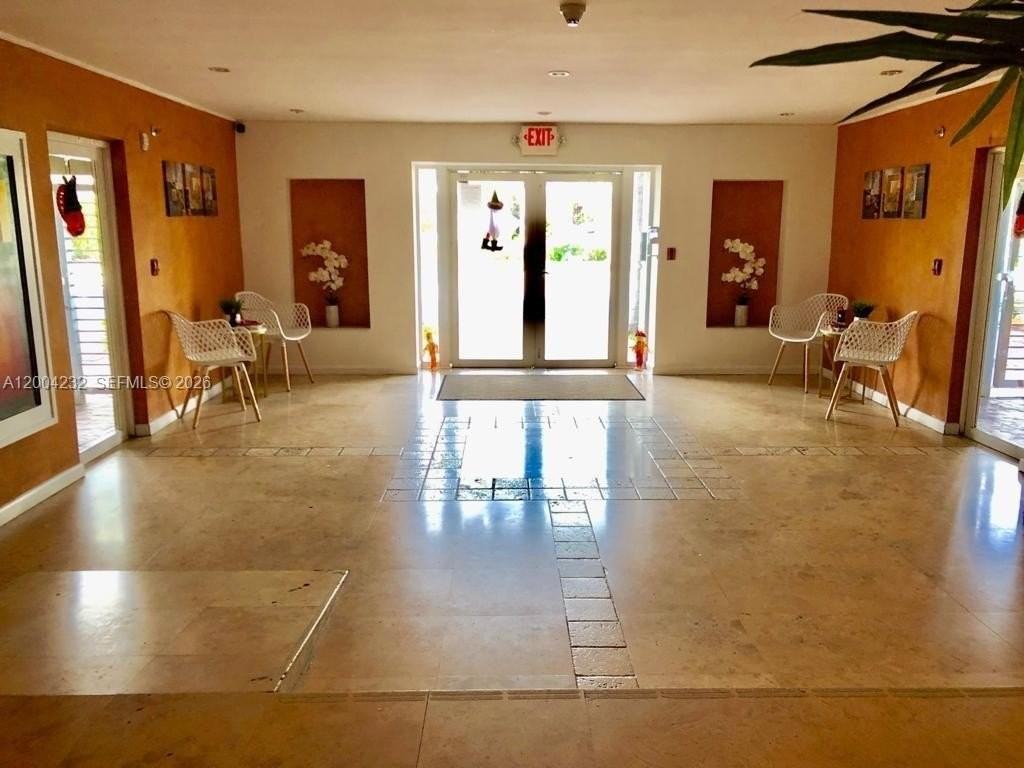 16851 16851 NE 35TH AVE #27 - Photo 4 of 20