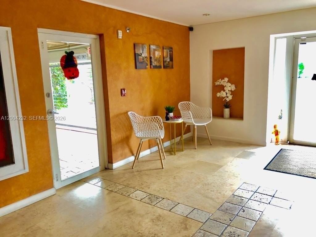16851 16851 NE 35TH AVE #27 - Photo 6 of 20