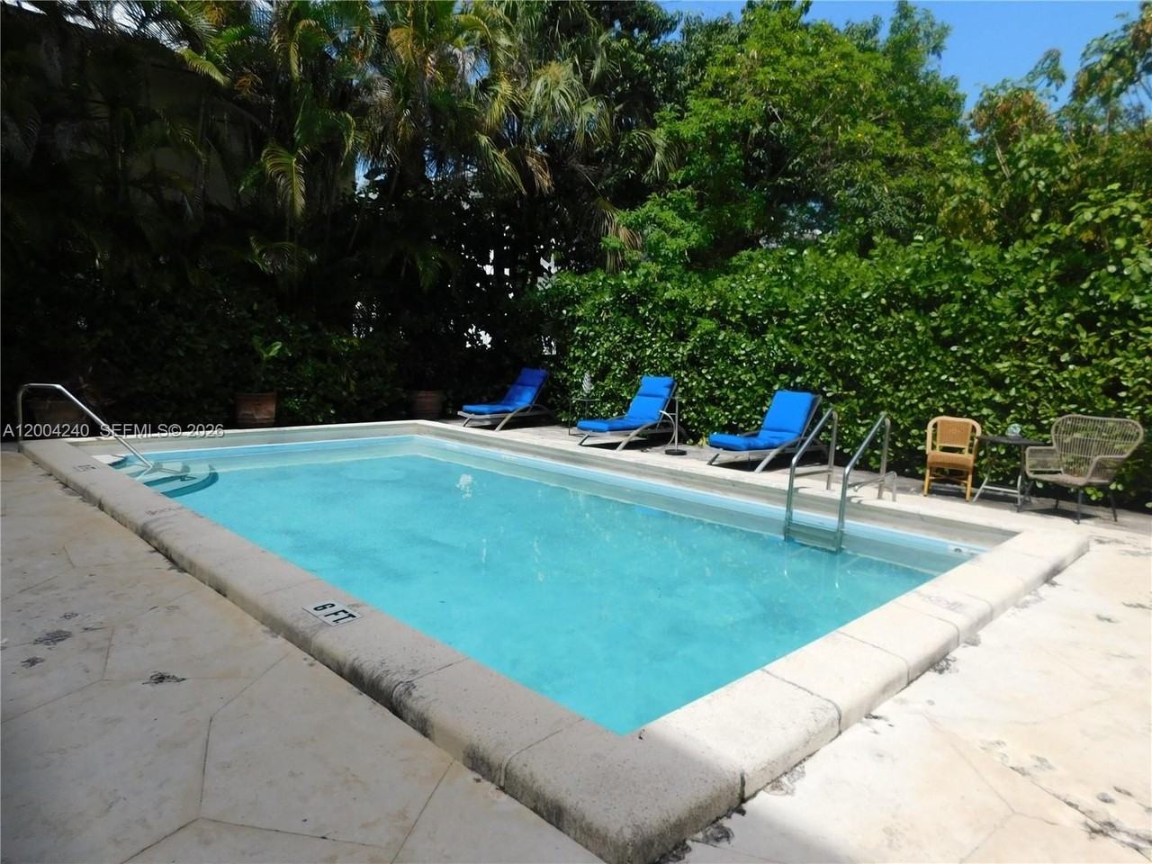 427 Santander Ave #302 - Photo 5 of 13