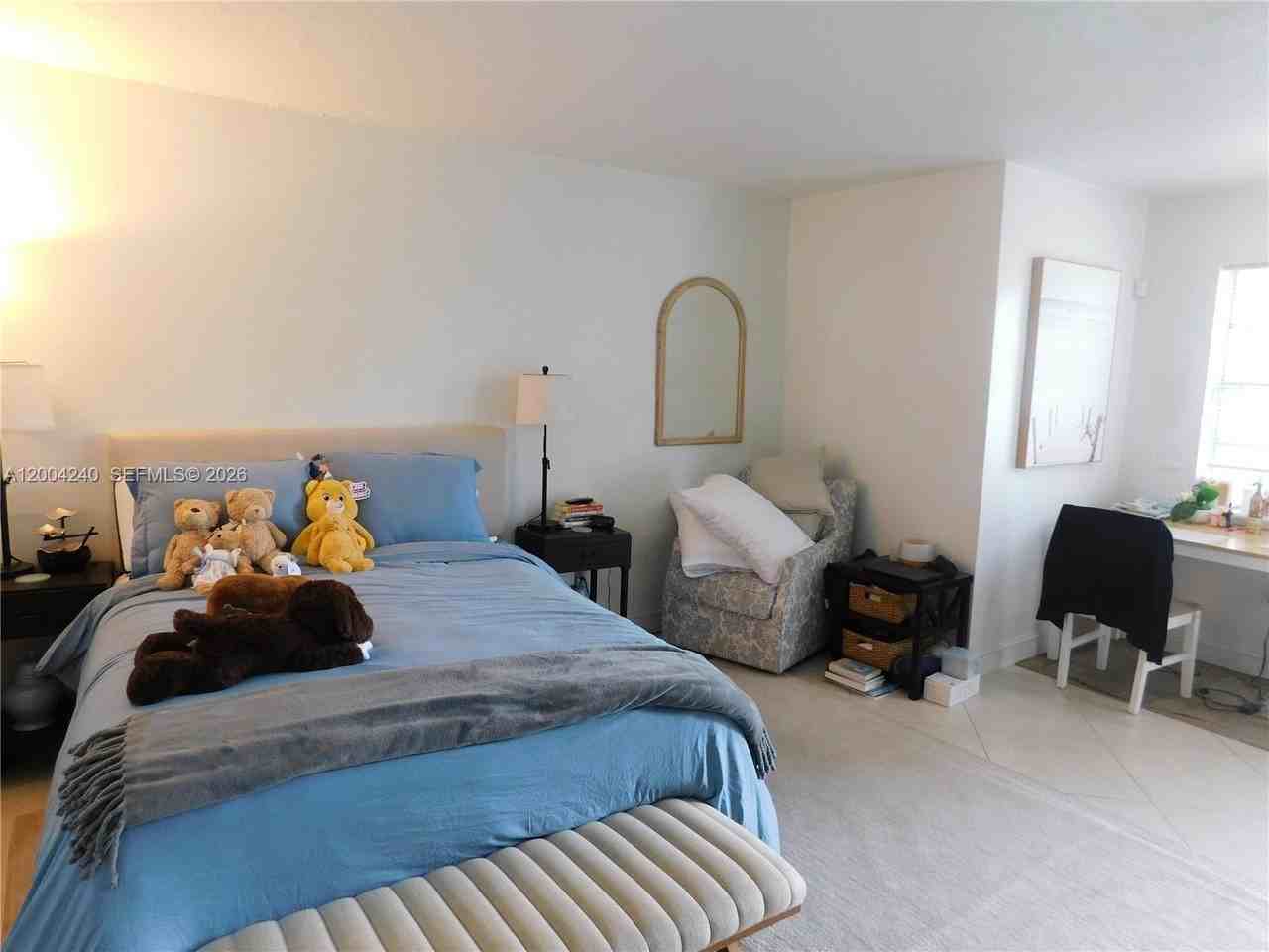 427 Santander Ave #302 - Photo 6 of 13