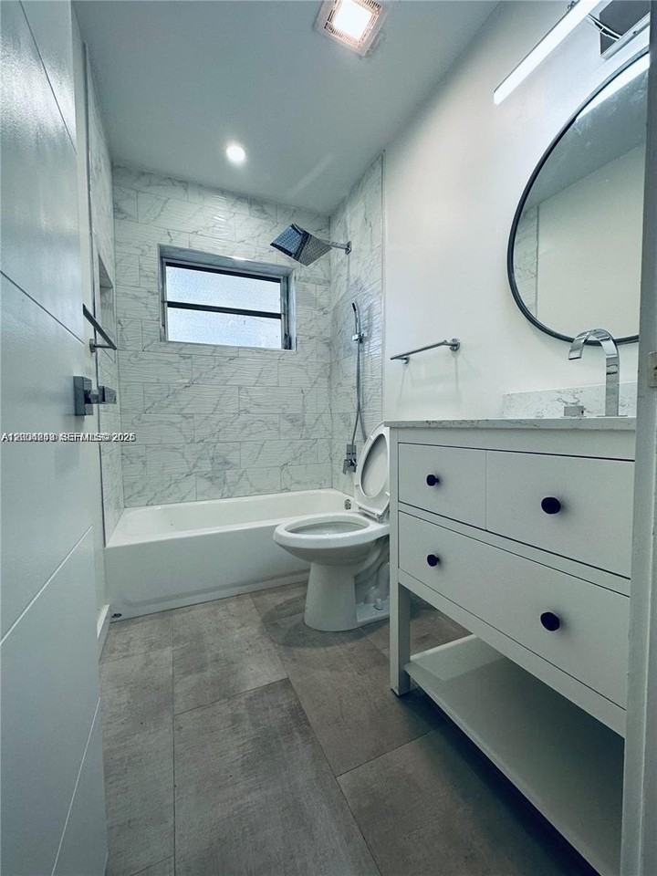 213 Sw 1st Ct #213 - Photo 5 of 15